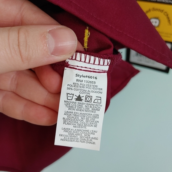 Wonder Wink | scrub top - Picture 5 of 7